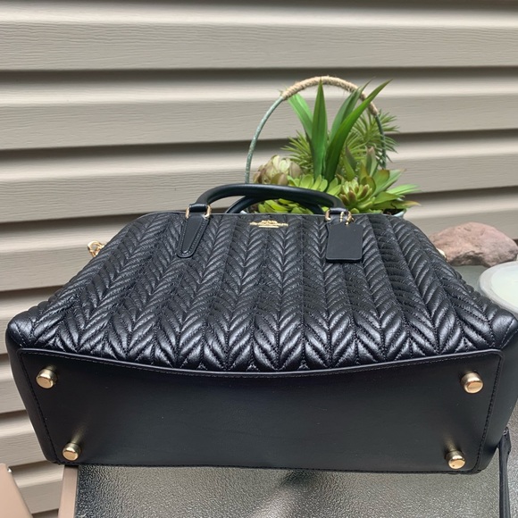 SOLD/Authentic Coach Quilted Calf leather Shoulder - Picture 5 of 8